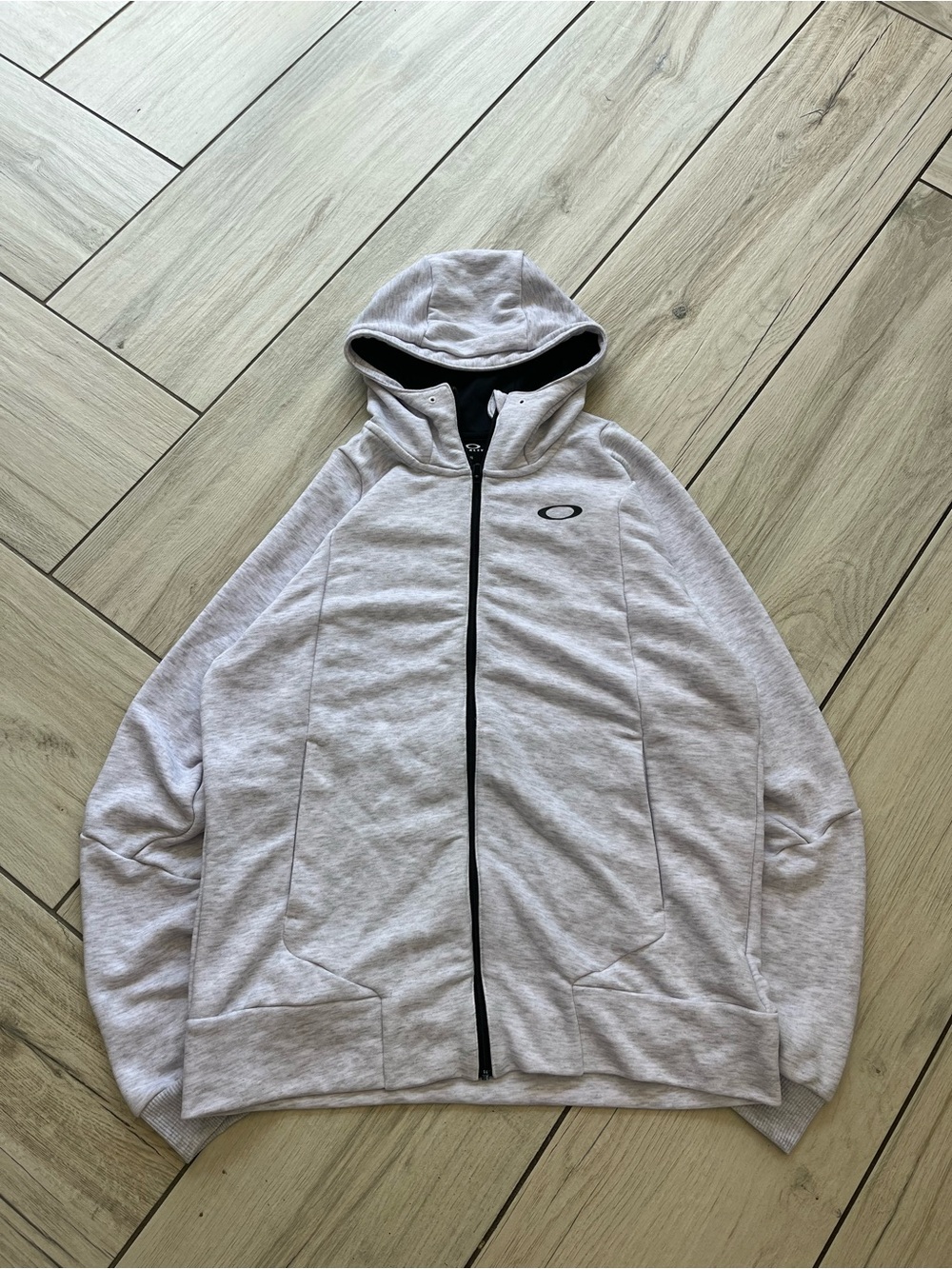 Oakley Men’s Light Gray Zip-Up Hoodie with Black Trim